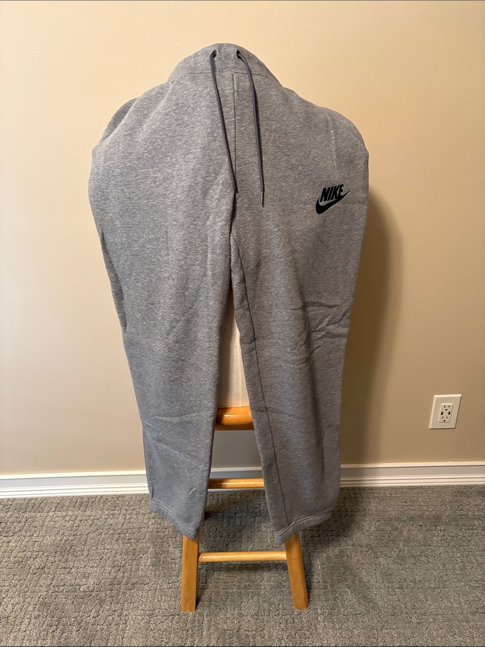 Nike mens Heather Gray Logo Joggers